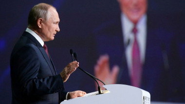 Владимир Путин распорядился продлить льготную ипотеку до 2024 года